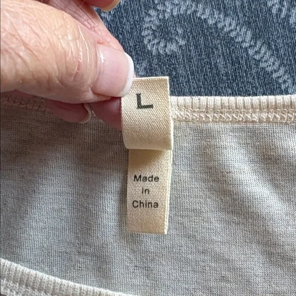 Anthro TINY Floral Ruched Dolman Sleeve Blouse size L - Picture 12 of 15